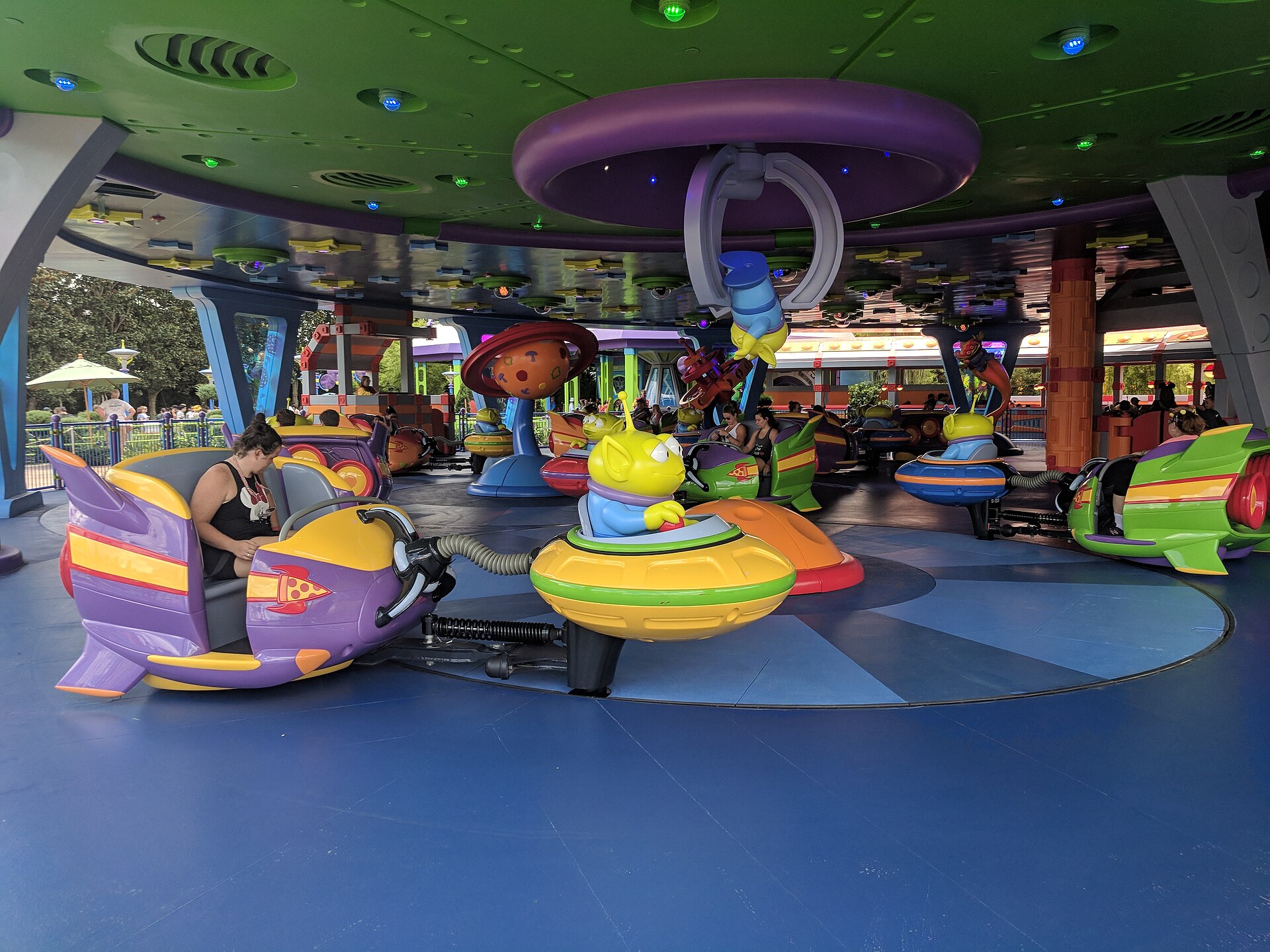 Alien Swirling Saucers at Hollywood Studios